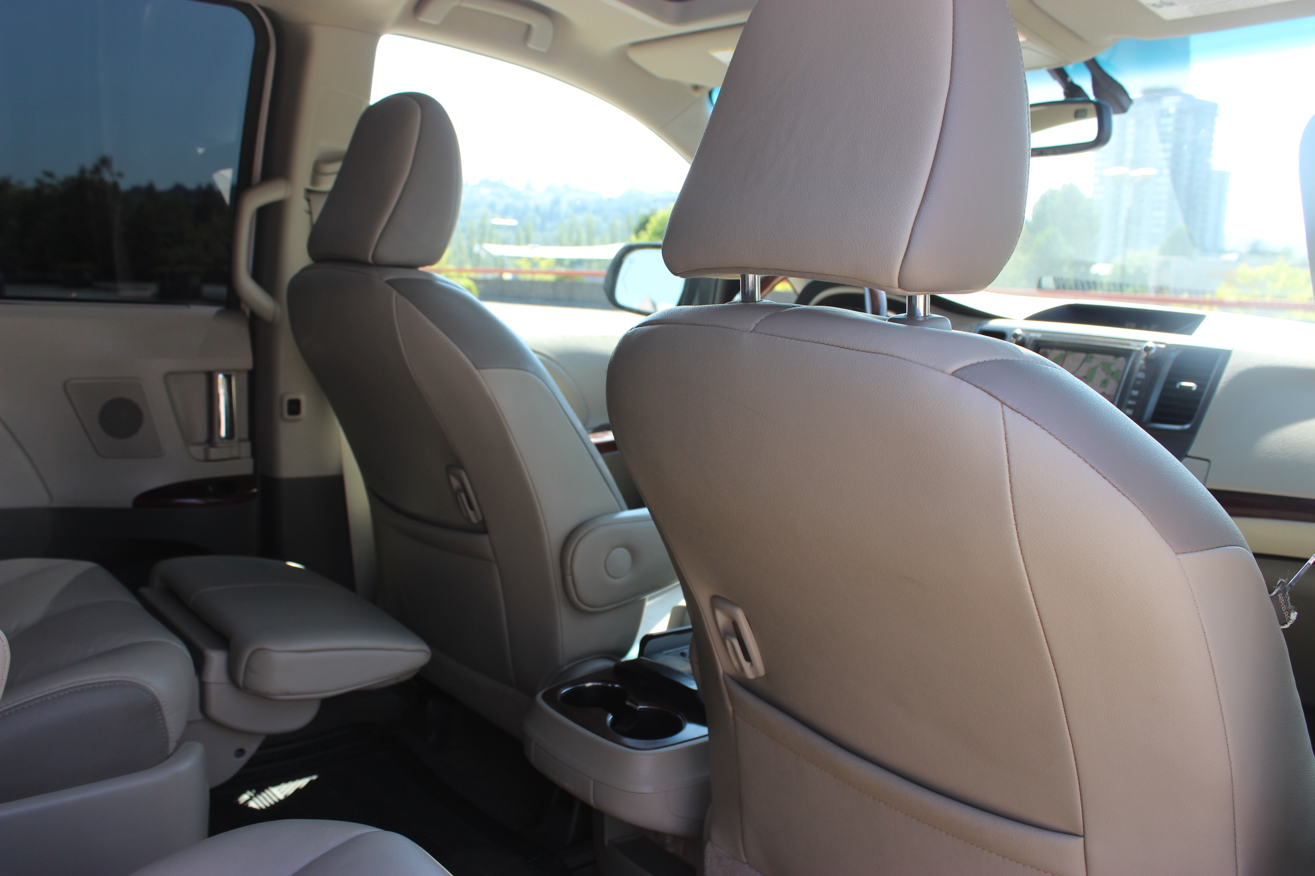 2012 Toyota Sienna Limited AWD - AXIS AUTO
